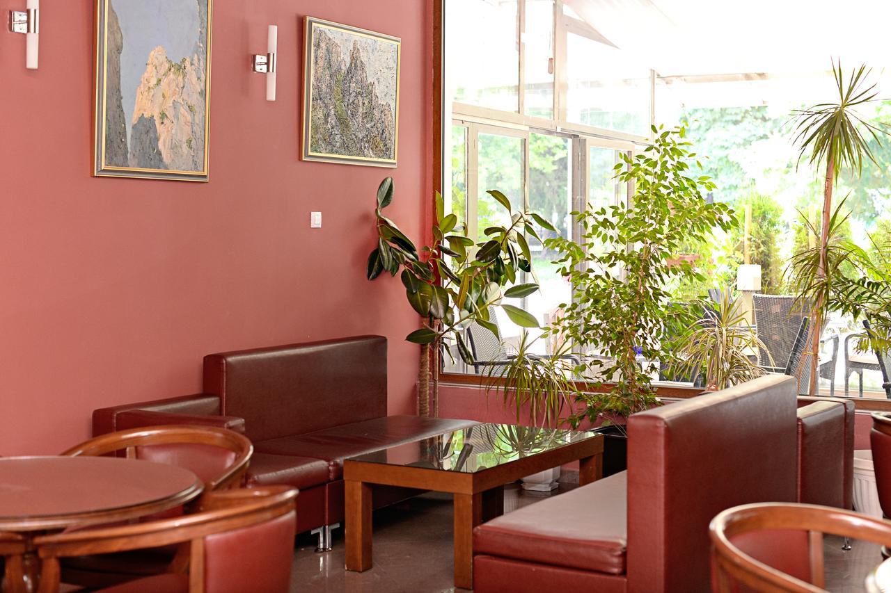 Family Art-Hotel Zora Vratsa Экстерьер фото
