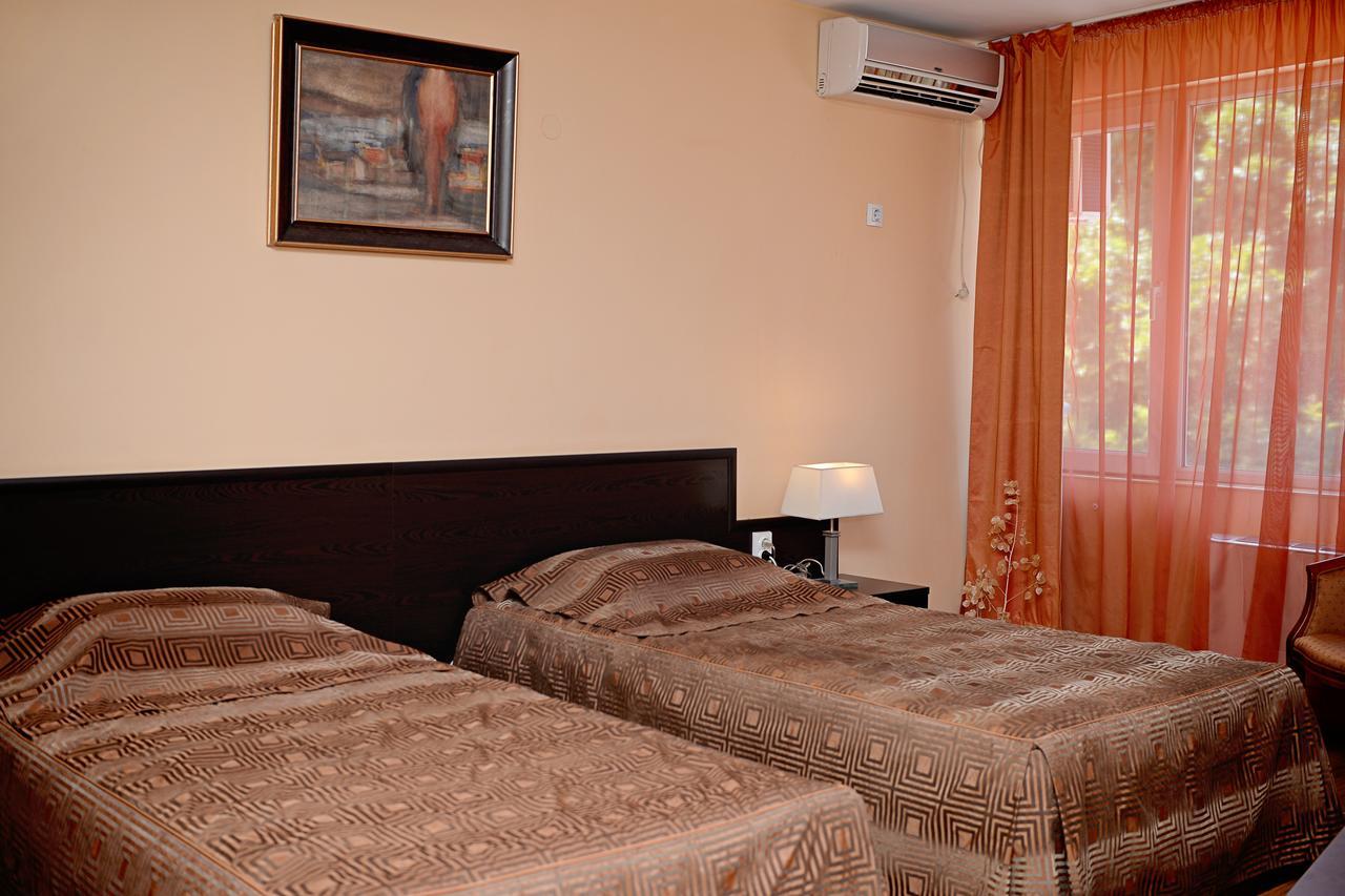 Family Art-Hotel Zora Vratsa Экстерьер фото