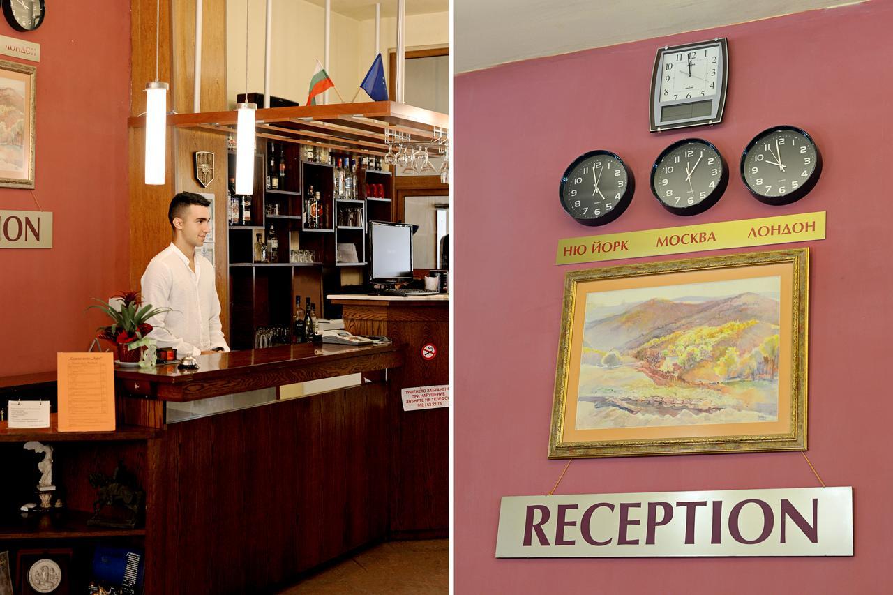 Family Art-Hotel Zora Vratsa Экстерьер фото
